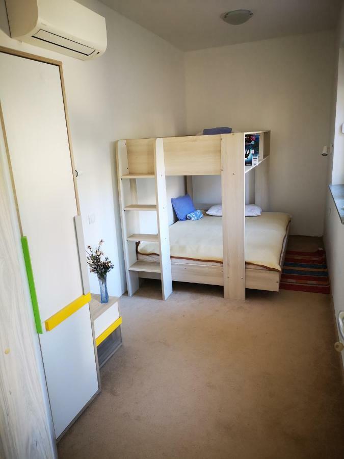 Lukovo Šugarje Holiday House Maretta - Apartment No 1 מראה חיצוני תמונה